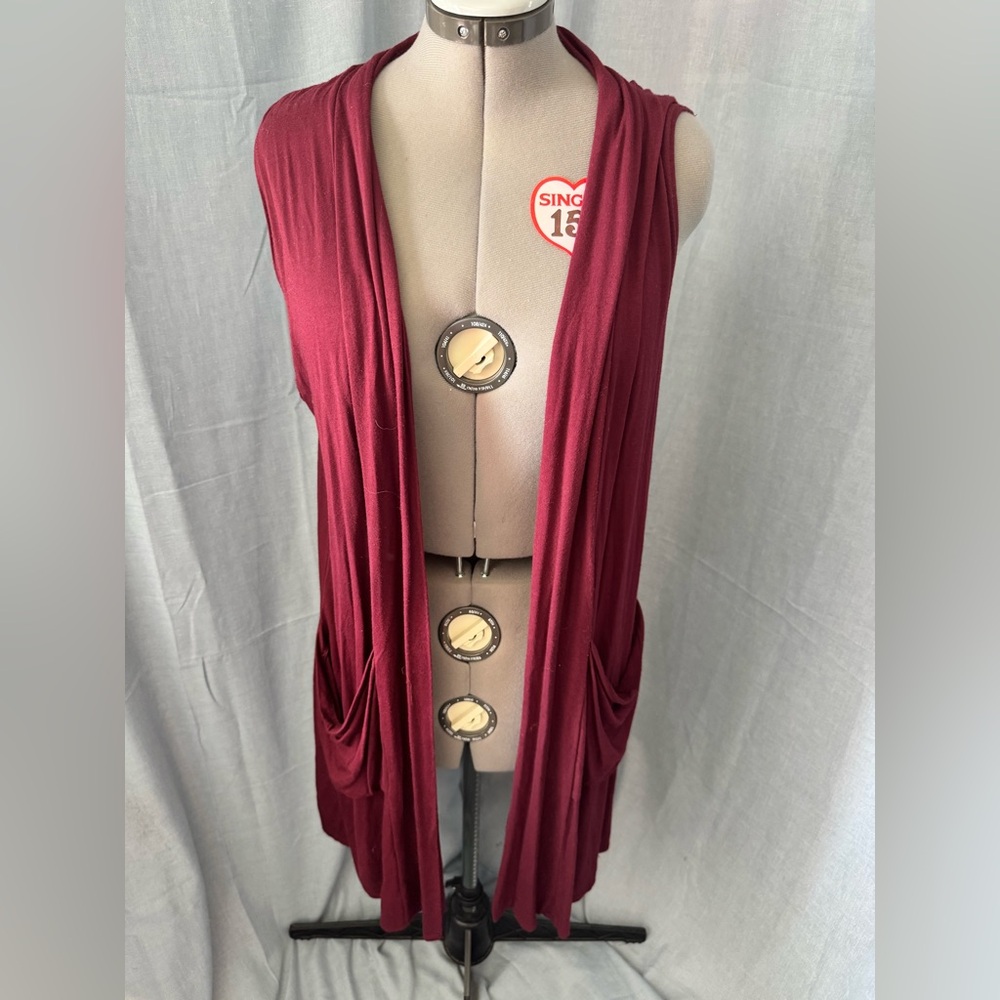 Elegant Burgundy Sleeveless Cardigan